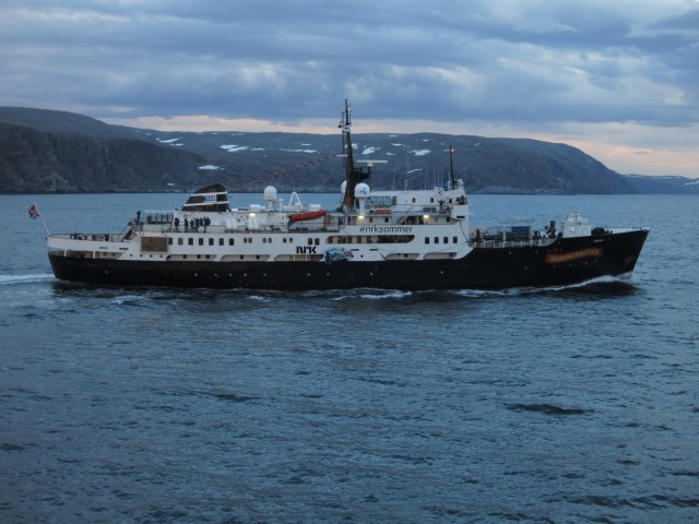 Hurtigruten_2015-06-23_00-41-1